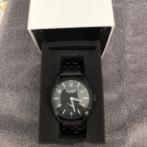 Nixon C39 Black SS Watch - Brand New with tags - Picture 6 of 8